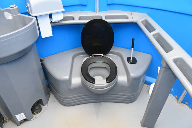 Best Porta potty delivery and setup  in Whitewater, KS
